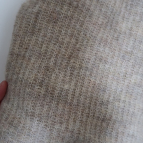 Aritzia The Group by Babaton Tessin Sweater in Oatmeal Size XS - Picture 2 of 5